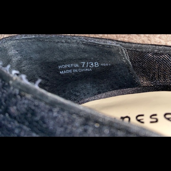 High Heels - Picture 3 of 3